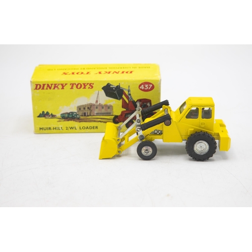 3106 - Dinky Toys 437 Muir-Hill 2/WL Loader, Yellow, great model of this iconic mechanical shovel with 'Tay... 