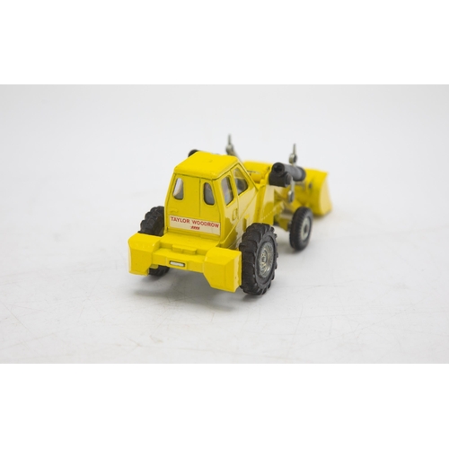 3106 - Dinky Toys 437 Muir-Hill 2/WL Loader, Yellow, great model of this iconic mechanical shovel with 'Tay... 