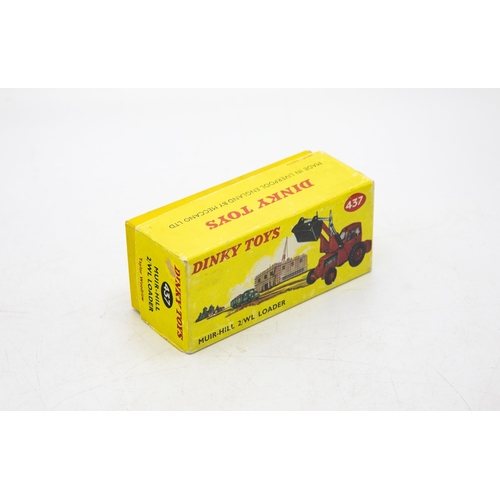 3106 - Dinky Toys 437 Muir-Hill 2/WL Loader, Yellow, great model of this iconic mechanical shovel with 'Tay... 