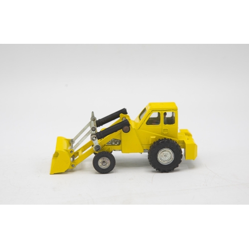 3106 - Dinky Toys 437 Muir-Hill 2/WL Loader, Yellow, great model of this iconic mechanical shovel with 'Tay... 