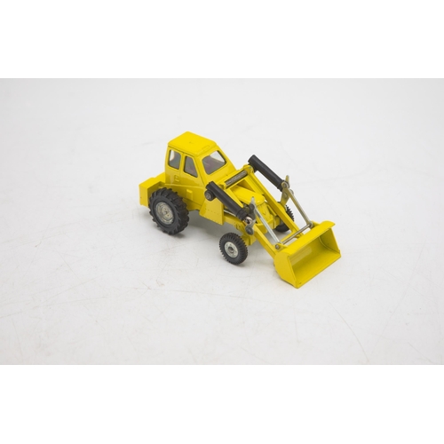 3106 - Dinky Toys 437 Muir-Hill 2/WL Loader, Yellow, great model of this iconic mechanical shovel with 'Tay... 