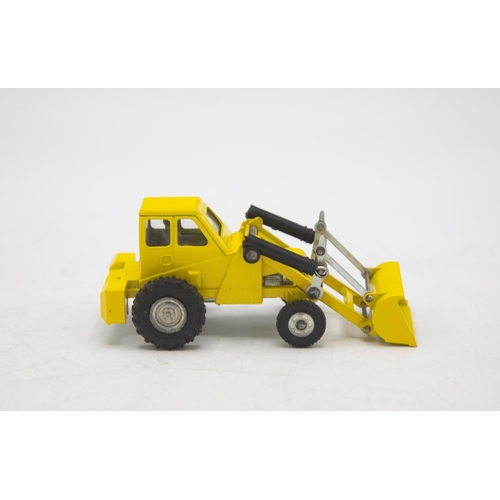 3106 - Dinky Toys 437 Muir-Hill 2/WL Loader, Yellow, great model of this iconic mechanical shovel with 'Tay... 