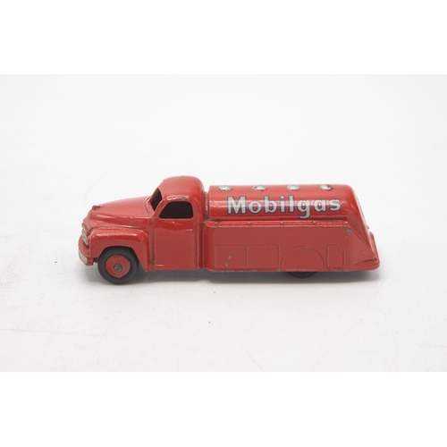 3113 - Dinky Toys 440/30p Tanker 