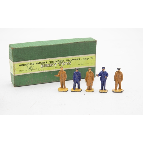 3146 - Dinky Toys No. 4 ENGINEERING STAFF Miniature Figures For Model Railways Gauge 'O', five figures set ... 