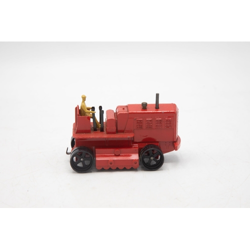 3149 - Dinky Supertoys  963 Blaw Knox Heavy Tractor, red, near mint model missing both caterpillar tracks (... 