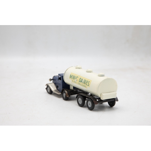 3169 - Tri-ang Minic Mechanical Horse and Milk Tanker, 71 M blue cab white tanker, 'Minic Dairies 3150 Gall... 