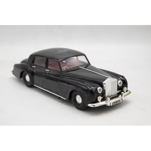 3175 - Tri-ang Minic Electric Rolls Royce Silver Cloud M013, 1/20 scale, M. 013, black body and red interio... 