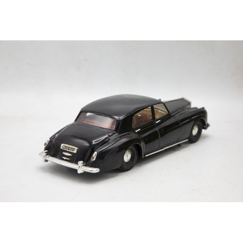 3175 - Tri-ang Minic Electric Rolls Royce Silver Cloud M013, 1/20 scale, M. 013, black body and red interio... 