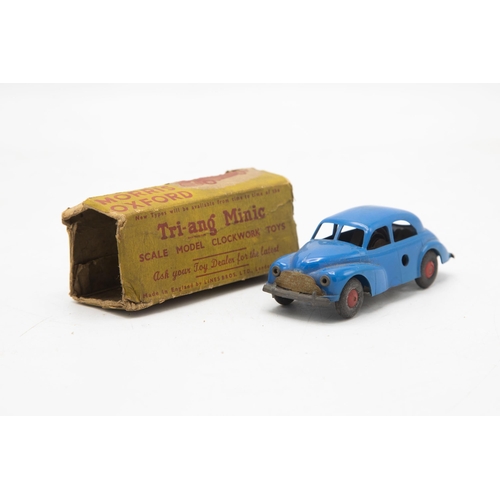 3189 - Tri-ang Minic Morris Oxford, clockwork, good body tarnished plated parts, red plastic wheels, excell... 