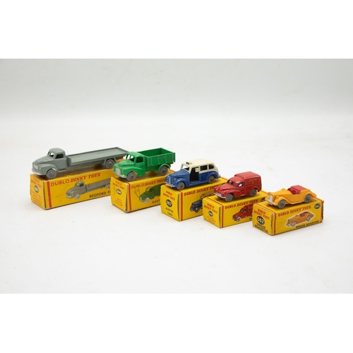 3191 - 5 Dublo Dinky Toys 062 Singer Roadster ,064 Austin Lorry, 066 Bedford Flat Truck, 067 Austin Taxi, 0... 