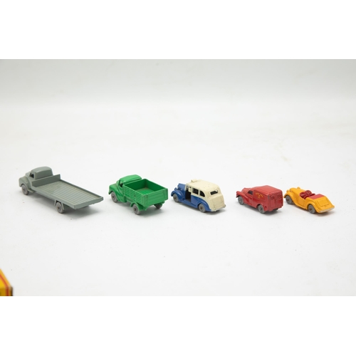 3191 - 5 Dublo Dinky Toys 062 Singer Roadster ,064 Austin Lorry, 066 Bedford Flat Truck, 067 Austin Taxi, 0... 