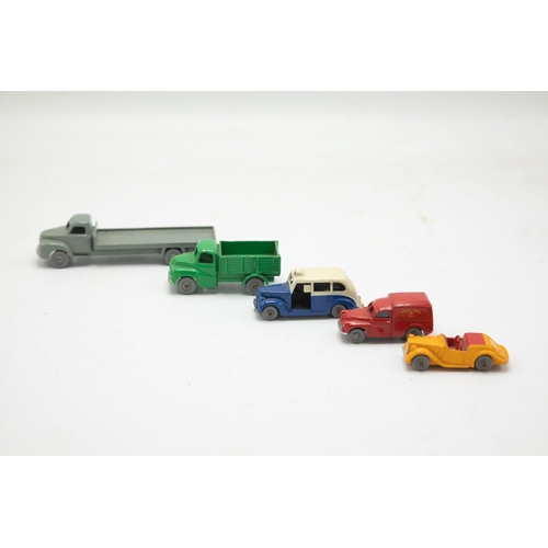 3191 - 5 Dublo Dinky Toys 062 Singer Roadster ,064 Austin Lorry, 066 Bedford Flat Truck, 067 Austin Taxi, 0... 