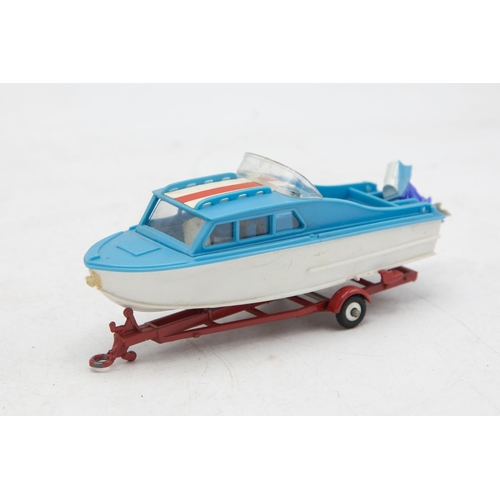 3192 - Corgi Toys 104 Dolphin 20 Cruiser on Wincheon Trailer, Brooklands Aviation Ltd., with Captain figure... 