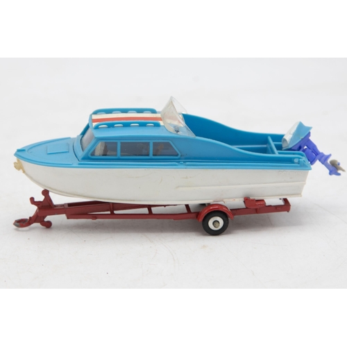 3192 - Corgi Toys 104 Dolphin 20 Cruiser on Wincheon Trailer, Brooklands Aviation Ltd., with Captain figure... 