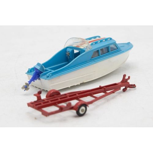 3192 - Corgi Toys 104 Dolphin 20 Cruiser on Wincheon Trailer, Brooklands Aviation Ltd., with Captain figure... 