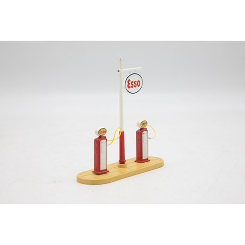 3233 - Dinky Toys 781 Petrol Pump Station 'Esso', scarce original yellow card plinth/insert, model parts ex... 