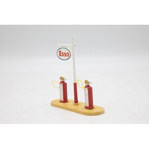 3233 - Dinky Toys 781 Petrol Pump Station 'Esso', scarce original yellow card plinth/insert, model parts ex... 