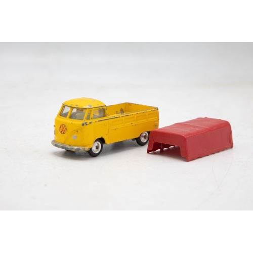 3237 - Corgi Toys 431 Volkswagen Pick-Up, scarce model and even more so with yellow cab interior, playwear ... 