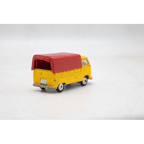 3237 - Corgi Toys 431 Volkswagen Pick-Up, scarce model and even more so with yellow cab interior, playwear ... 