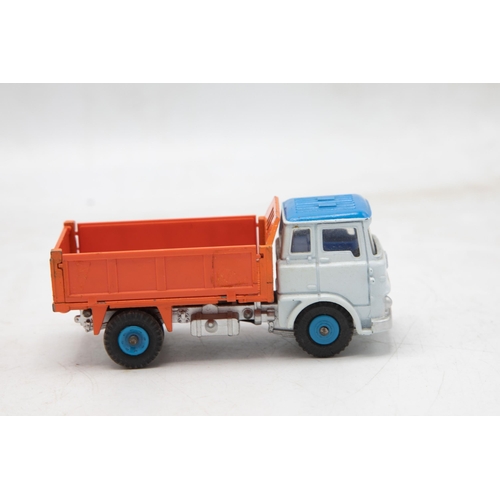 3254 - Dinky Toys 435 Bedford TK Tipper, blue cab, dark blue roof, orange bed with opening side-gates and t... 