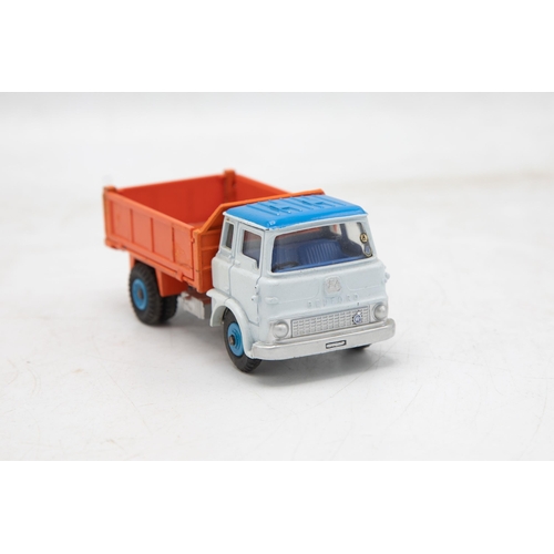 3254 - Dinky Toys 435 Bedford TK Tipper, blue cab, dark blue roof, orange bed with opening side-gates and t... 