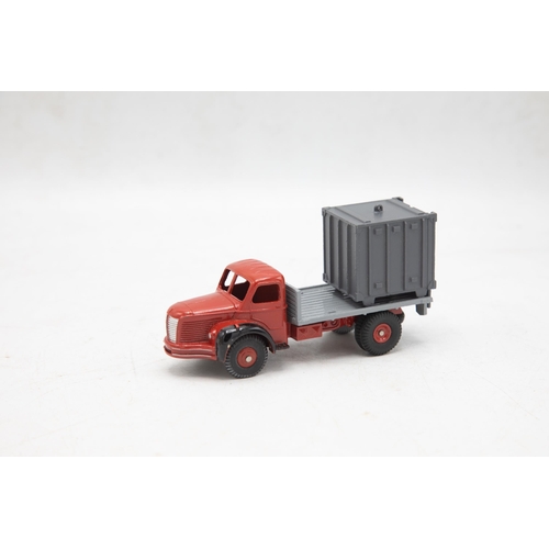 3256 - French Dinky Toys 34B Plateau Berliet Avec Container, Berliet Container Truck, red and light grey, s... 