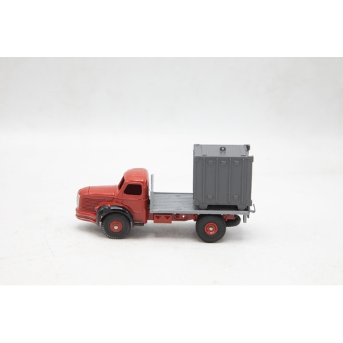 3256 - French Dinky Toys 34B Plateau Berliet Avec Container, Berliet Container Truck, red and light grey, s... 