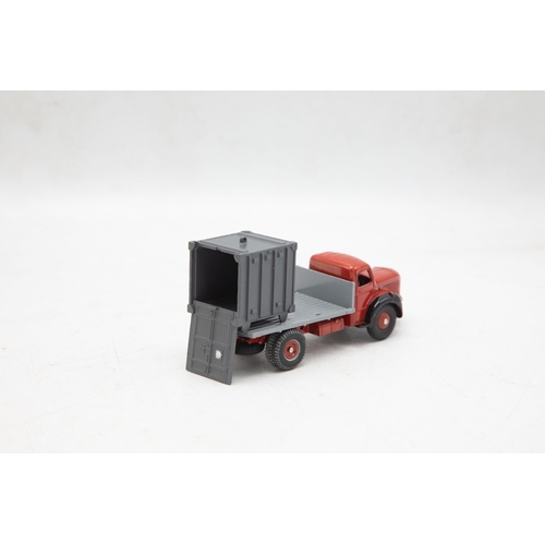 3256 - French Dinky Toys 34B Plateau Berliet Avec Container, Berliet Container Truck, red and light grey, s... 