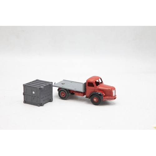 3256 - French Dinky Toys 34B Plateau Berliet Avec Container, Berliet Container Truck, red and light grey, s... 