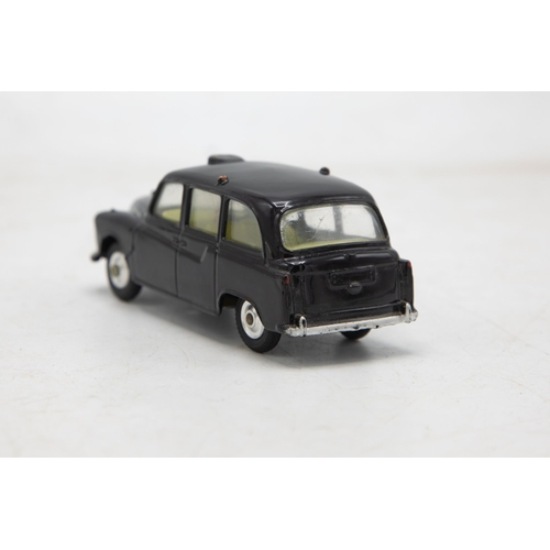 3276 - Corgi Toys 418-Austin Taxi, black, FX4 model, bright example, good box with crease/storage wear, min... 