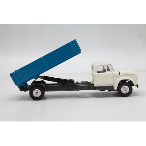 3284 - Corgi Toys 483 Dodge 'Kew Fargo' Tipper, bright example of model, very minor age wear to box, mint a... 