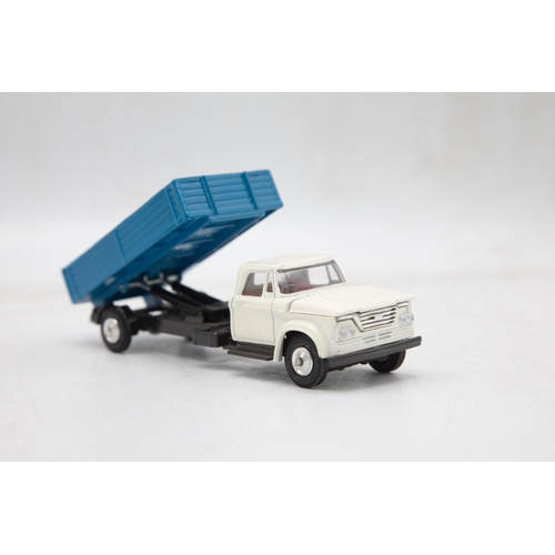 3284 - Corgi Toys 483 Dodge 'Kew Fargo' Tipper, bright example of model, very minor age wear to box, mint a... 