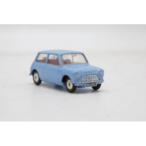 3288 - Corgi Toys 226 Morris Mini-Minor, light blue with red interior, mint and boxed