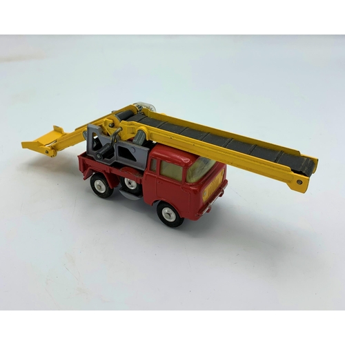 3294 - Corgi Toys 64 Working Conveyor On Forward Control Jeep F.C-150, both rubber belts intact, excellent ... 