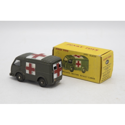 3320 - French Dinky Toys 80F Ambulance Militaire Renault Carrier, military ambulance, crisp clean box, very... 