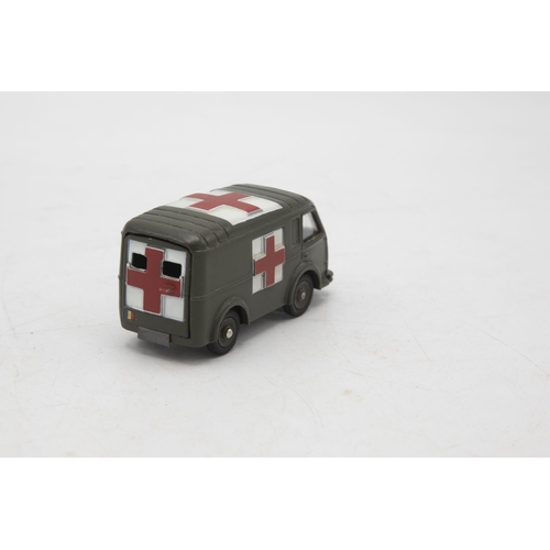 3320 - French Dinky Toys 80F Ambulance Militaire Renault Carrier, military ambulance, crisp clean box, very... 