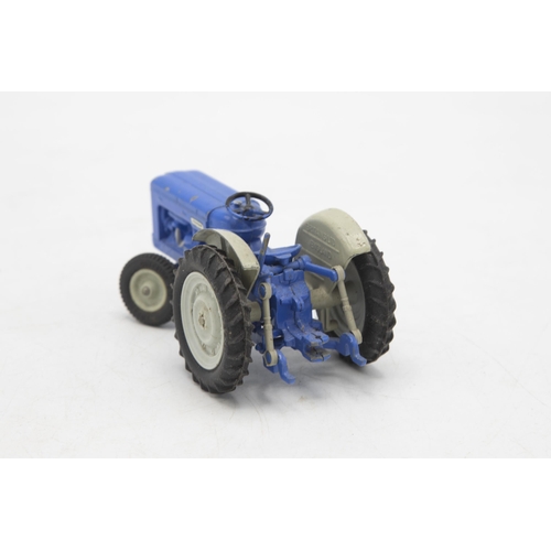 3329 - Britains Fordson 9525 Tractor, excellent tarnsfers, very good condition, unboxed