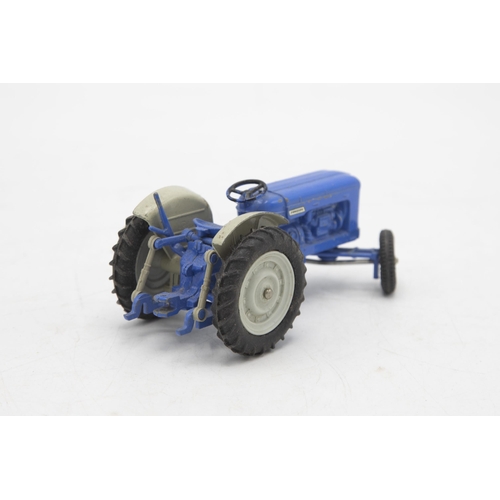 3329 - Britains Fordson 9525 Tractor, excellent tarnsfers, very good condition, unboxed