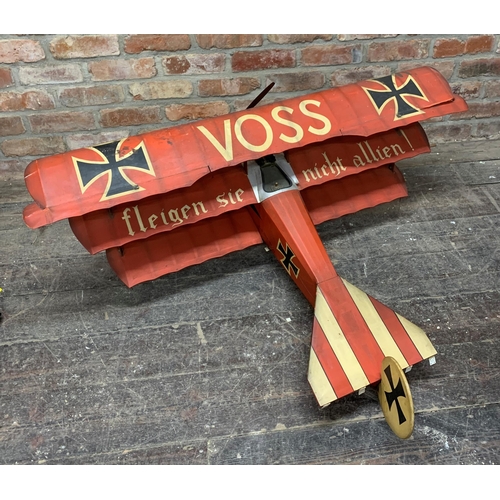 3401 - Very large scratch built WWI 'Red Baron' Fokker DR1 Tri-Plane, hand painted finish throughout, with ... 