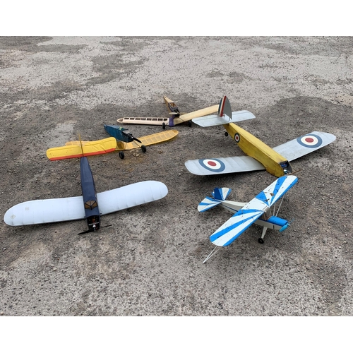 3458 - Collection of vintage hand made balsa wood remote control model planes, largest wingspan 150cm (5)