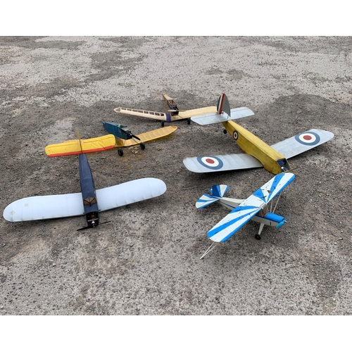 3458 - Collection of vintage hand made balsa wood remote control model planes, largest wingspan 150cm (5)