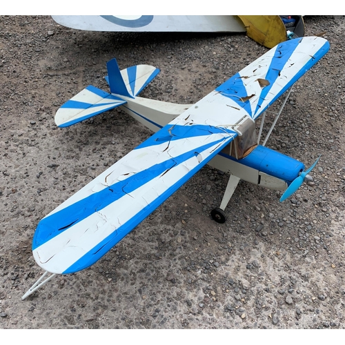 3458 - Collection of vintage hand made balsa wood remote control model planes, largest wingspan 150cm (5)