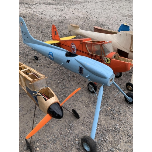 3463 - Collection of vintage hand made balsa wood model aircraft's, some to include original engines and me... 