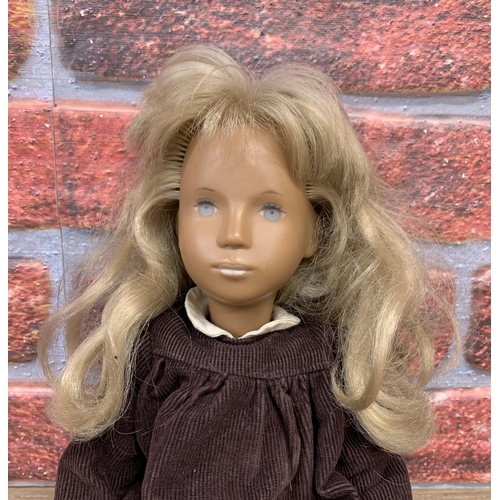 3470 - 1970s Sasha doll in original corduroy outfit, with blond hair, 42cm high