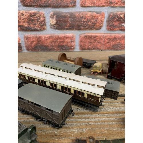 3520 - Collection of vintage Broad Gauge steam locomotives with additional carriages, wagons and accessorie... 