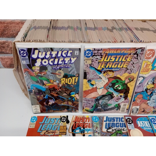 3575 - DC COMICS: Approx 270 various Justice League comics, to include various issues of JL International, ... 