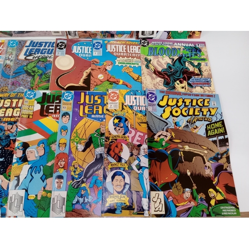 3575 - DC COMICS: Approx 270 various Justice League comics, to include various issues of JL International, ... 