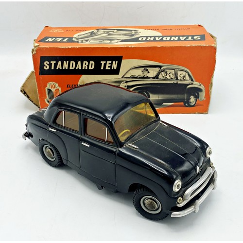 3235 - Victory Industries Models Standard Ten Saloon 1/18th electric scale model. battery box clean with co... 