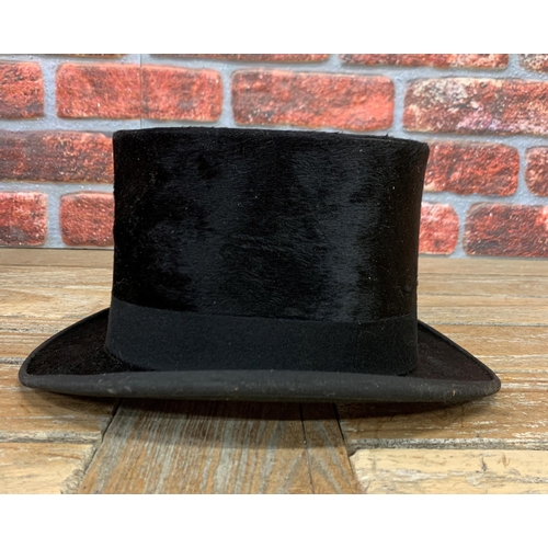 723 - Antique Edwardian Tress & Co, for Tom Gillies, silk top hat in original brown leather case