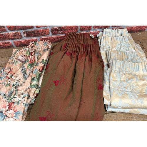 681 - Large quantity of vintage textiles to include curtains and throws (one box)